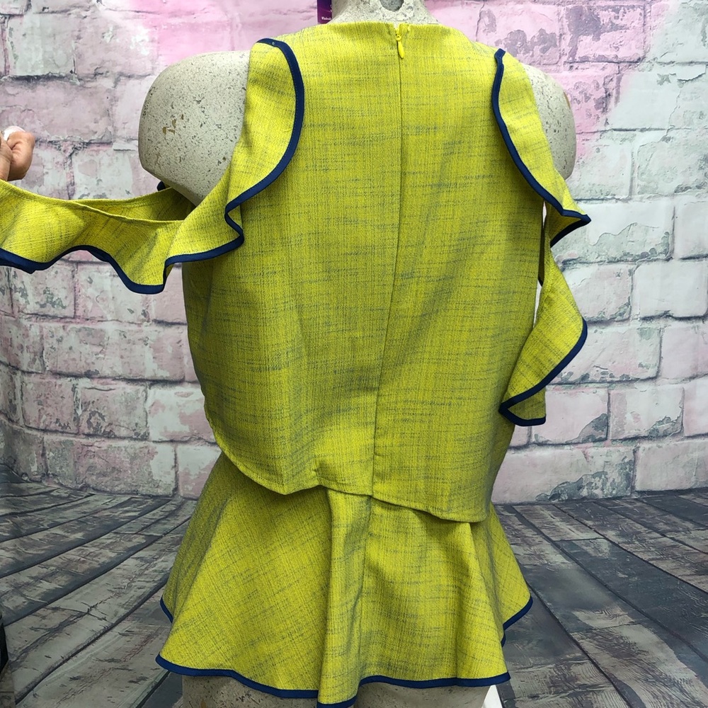 SZ S-1X Green and blue ruffle cold shoulder top - Picture 5 of 5